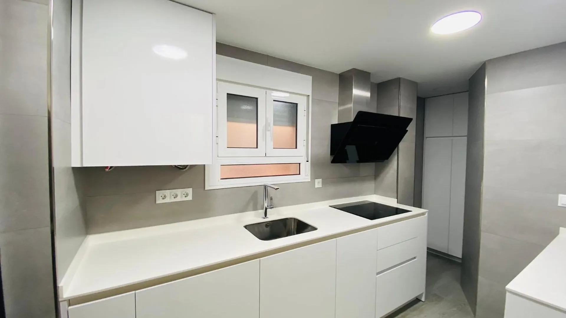 Apartamento En Malaga Junto A Estacion De Metro By Mo Apartment
